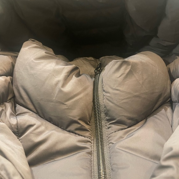 DKNY Premium Puffer Jacket - Picture 3 of 7